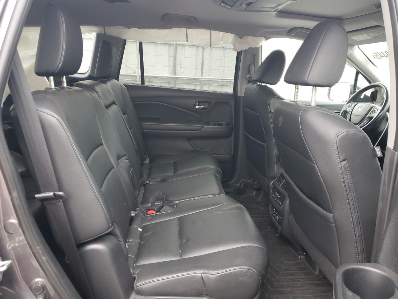 2016 Honda Pilot Touring VIN: 5FNYF5H90GB038115 Lot: 62823445