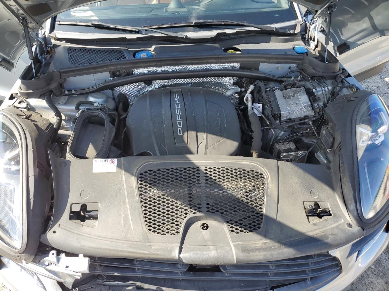 2020 Porsche Macan VIN: WP1AA2A58LLB06415 Lot: 60933815