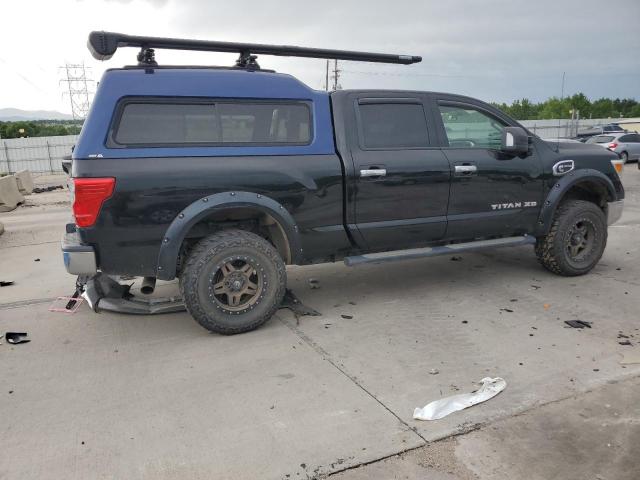  NISSAN TITAN 2017 Czarny