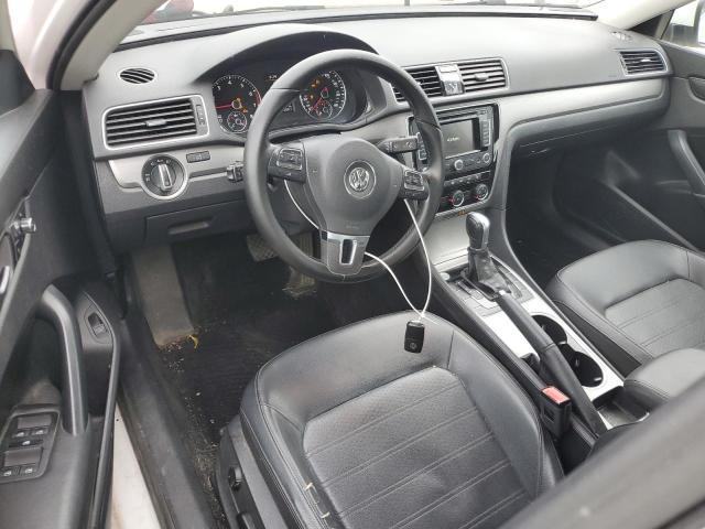 2015 VOLKSWAGEN PASSAT SE  