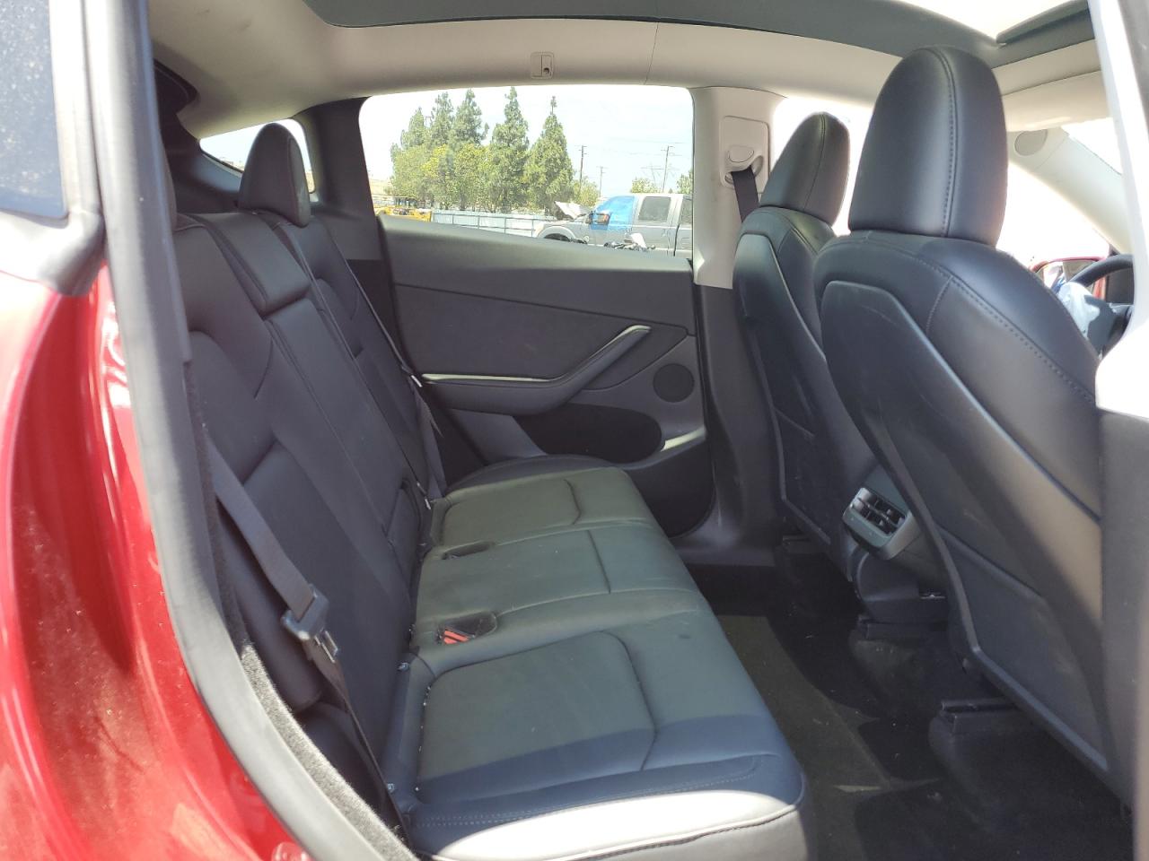 2024 Tesla Model Y VIN: 7SAYGDEE0RF060792 Lot: 61470355