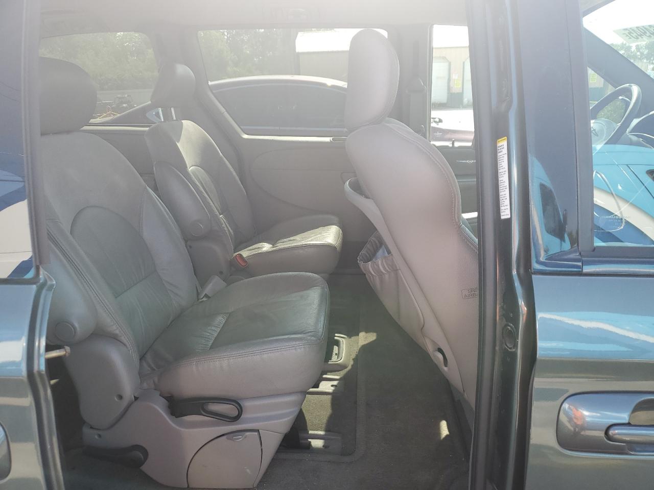 2003 Chrysler Town & Country Limited VIN: 2C8GP64L23R107125 Lot: 60064945