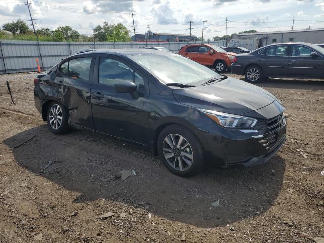  NISSAN VERSA 2024 Czarny