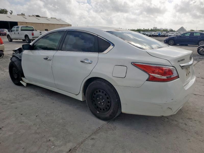 Sedans NISSAN ALTIMA 2013 Biały
