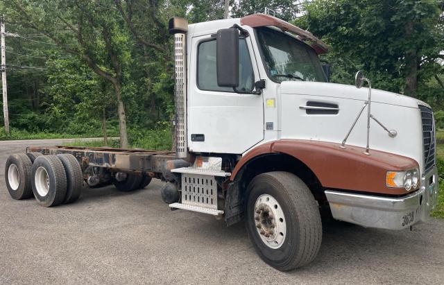 2010 VOLVO VHD    for sale at Copart MA - NORTH BOSTON