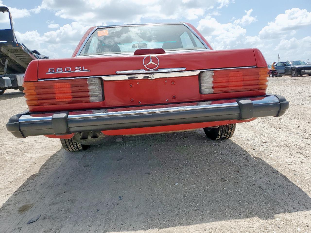 1988 Mercedes-Benz 560 Sl VIN: WDBBA48D3JA085639 Lot: 61737495
