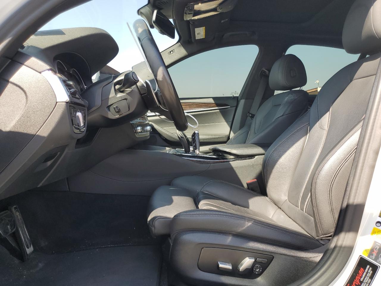 2019 BMW 530E VIN: WBAJA9C56KB399756 Lot: 60124165