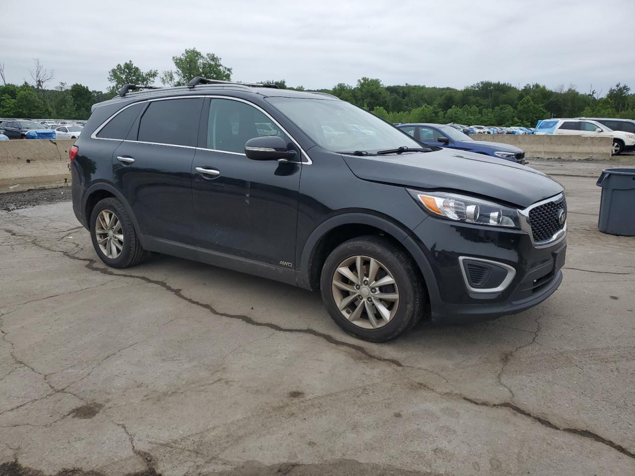 KIA SORENTO 2017 VIN 5XYPGDA32HG204184 photo 4