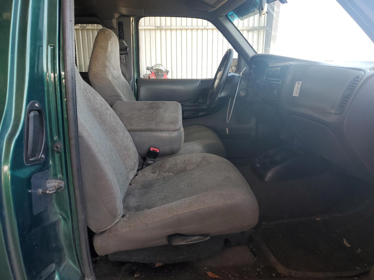 2000 Ford Ranger Super Cab VIN: 1FTYR14V0YPB46552 Lot: 61200205