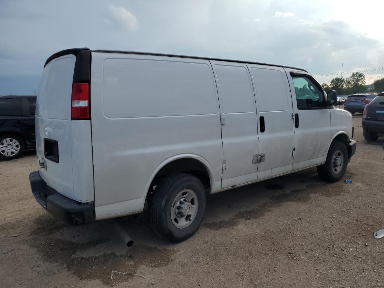 CHEVROLET EXPRESS 2018 VIN 1GCWGAFP3J1344739 zdjęcie 3