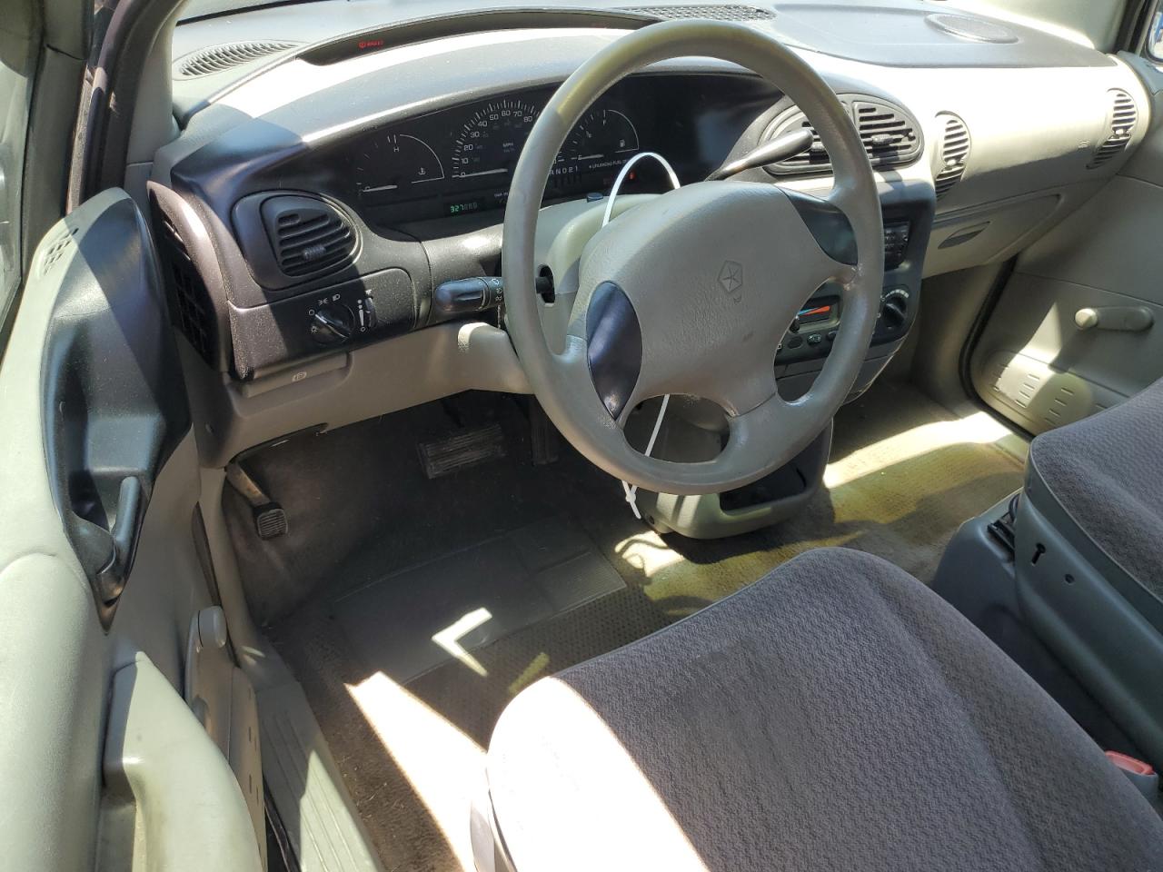 1999 Dodge Caravan VIN: 2B4FP25B0XR210798 Lot: 61211775