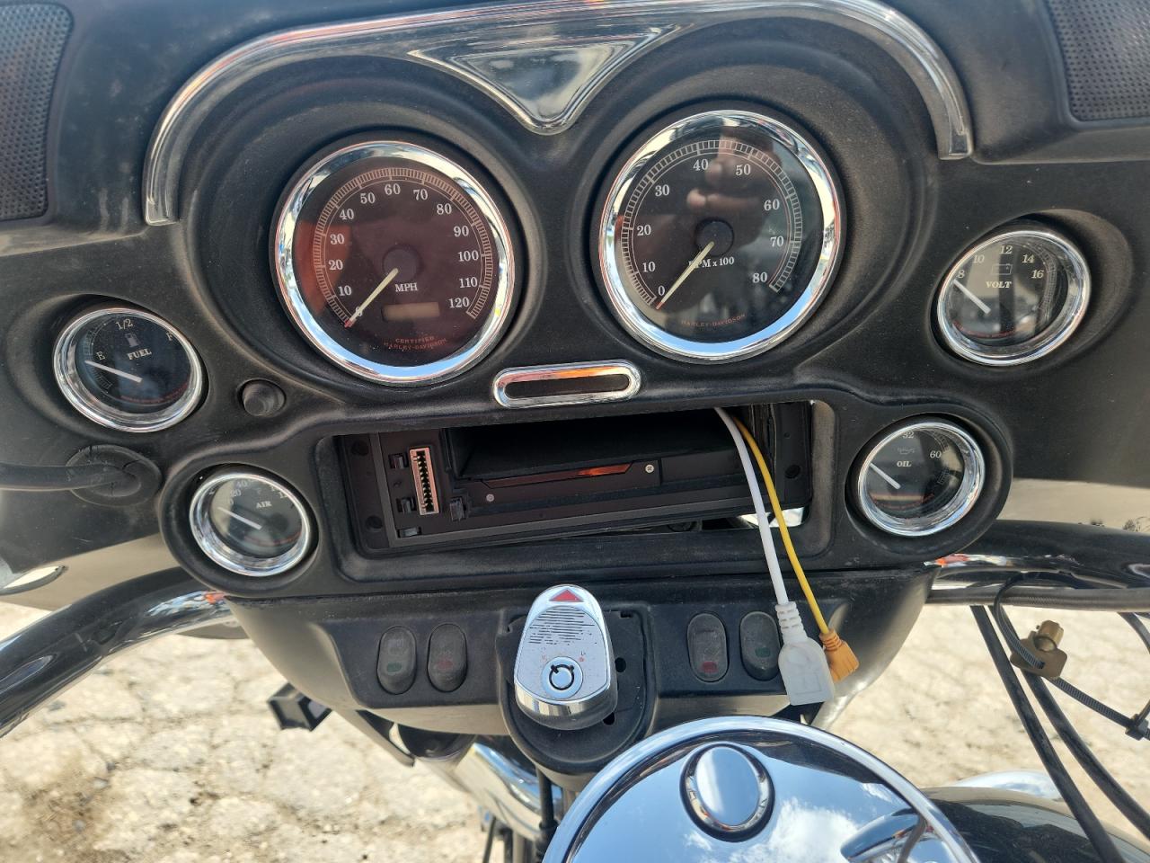 2000 Harley-Davidson Flhtcui VIN: 1HD1FCW18YY645012 Lot: 61577395
