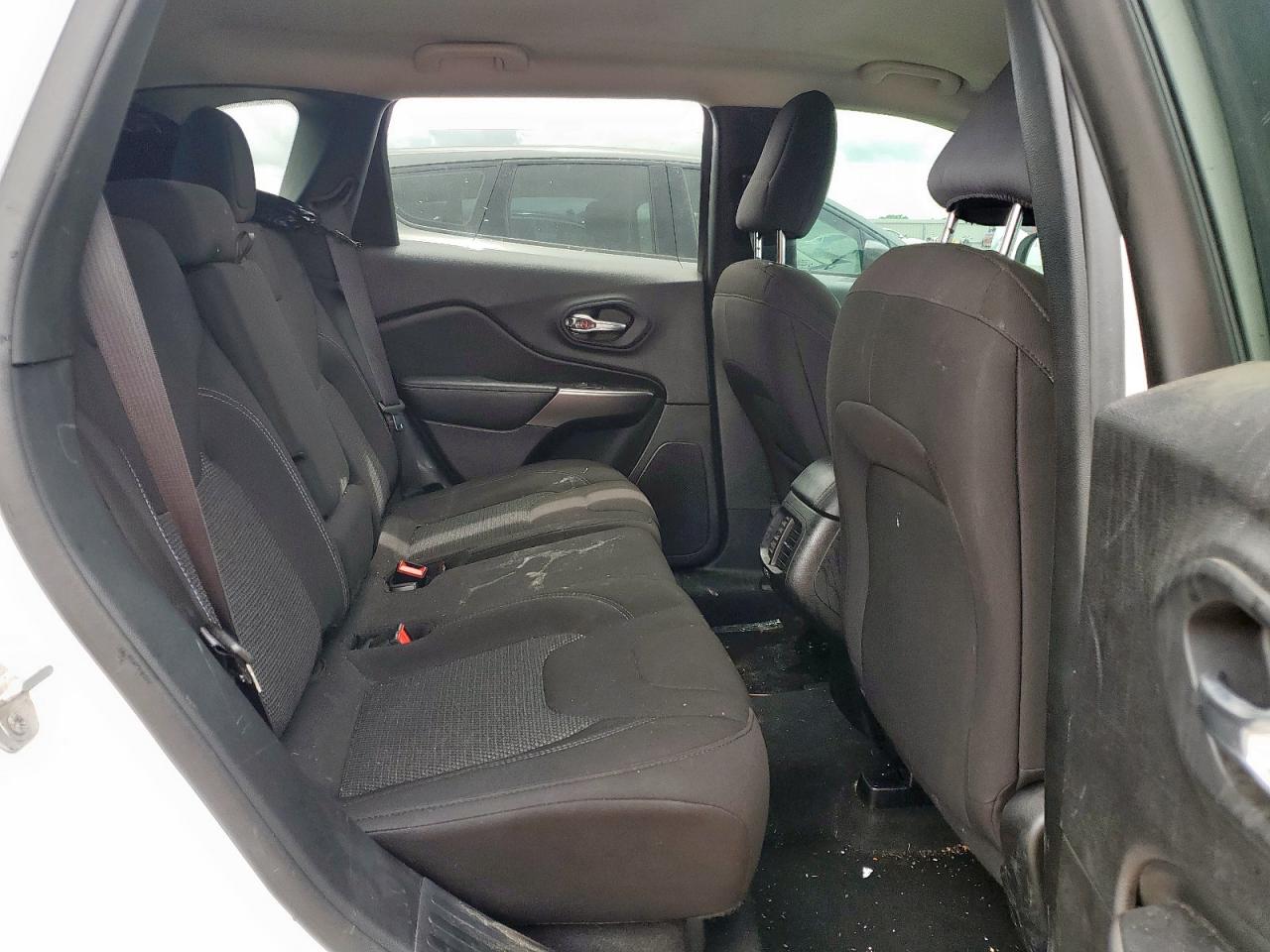 1c4pjlcb3md180163 1C4PJLCB3MD180163 2021 Jeep Cherokee Latitude
