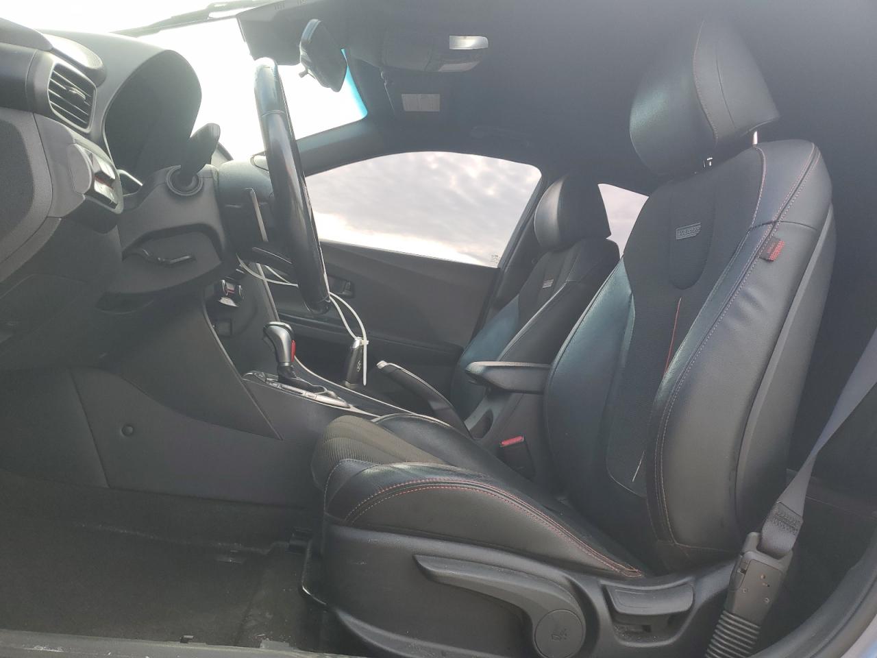 2020 Hyundai Veloster Base VIN: KMHTG6AF0LU021678 Lot: 62657245