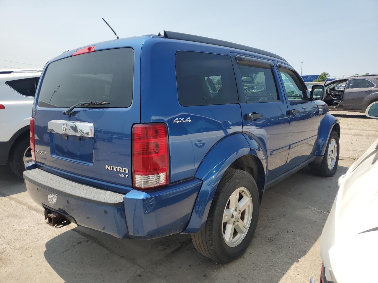 2010 Dodge Nitro - Image 3