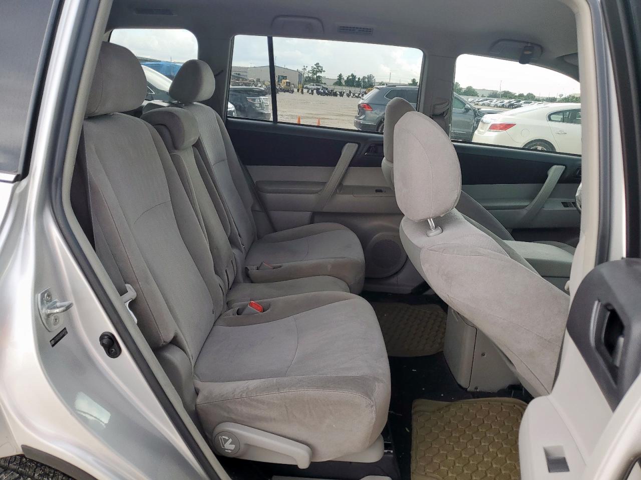 2011 Toyota Highlander Base VIN: 5TDZK3EH3BS048934 Lot: 62937575
