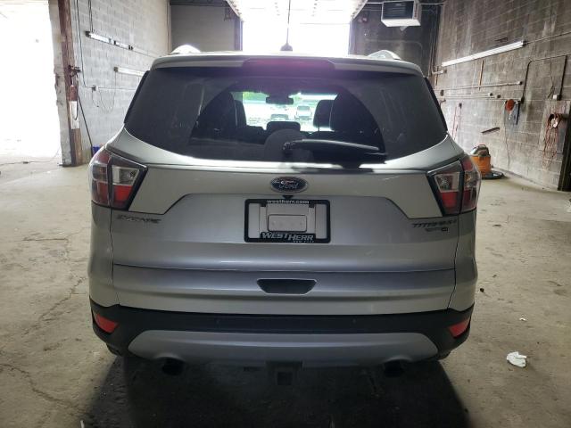  FORD ESCAPE 2017 Srebrny