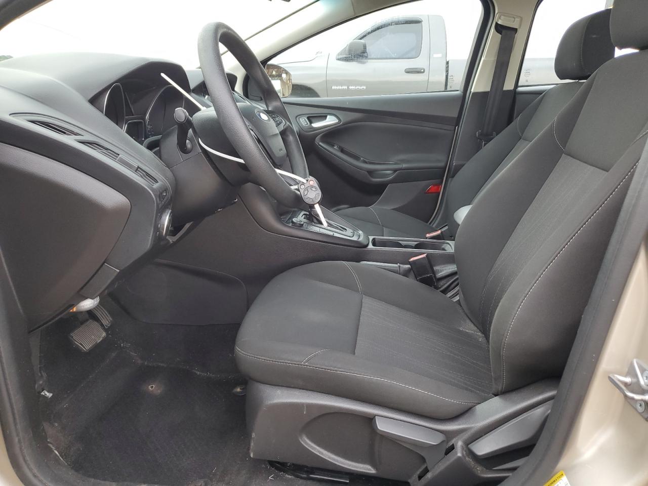 2017 Ford Focus Se VIN: 1FADP3FE3HL281812 Lot: 62783295
