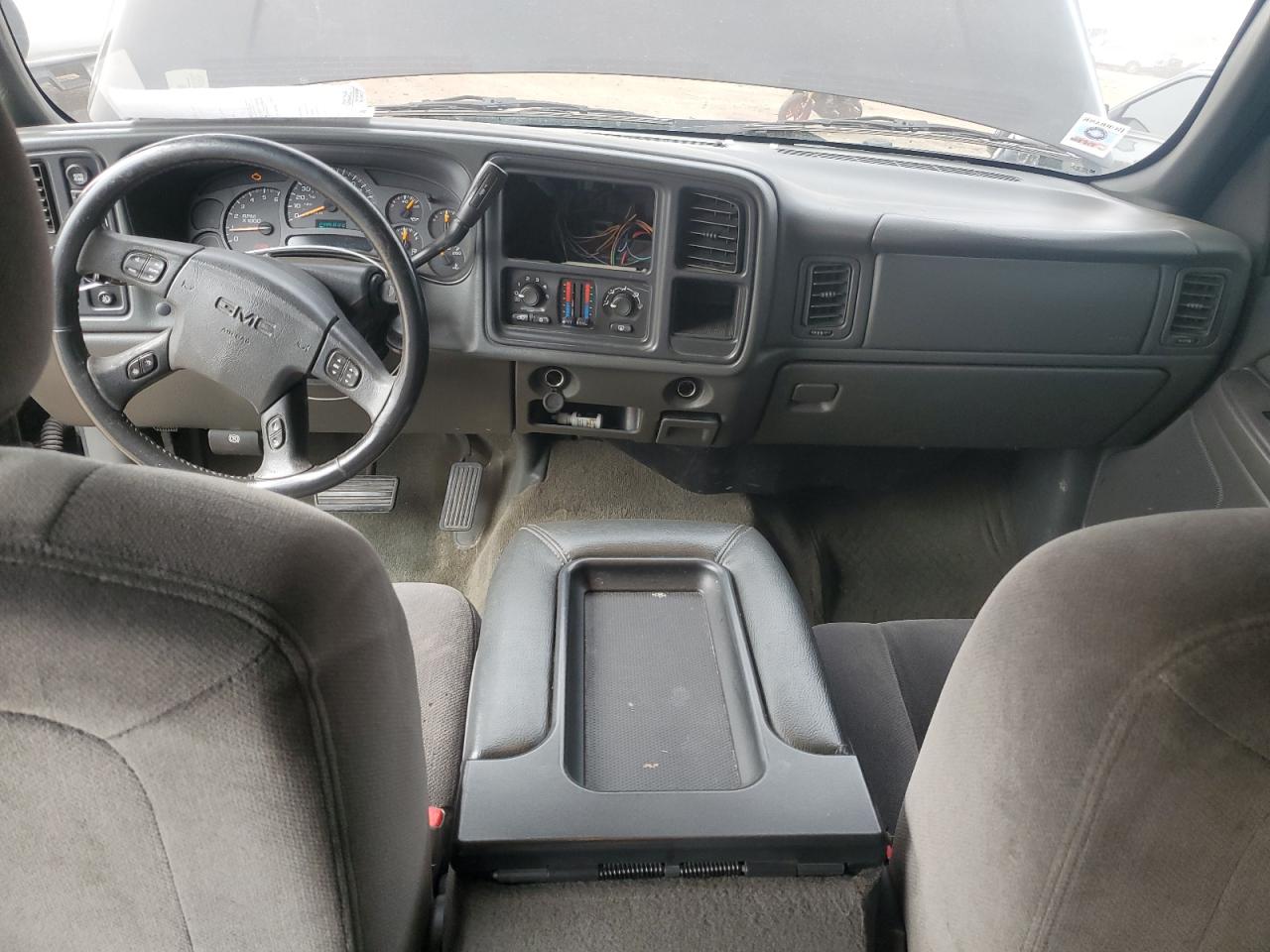 2005 GMC New Sierra K1500 VIN: 2GTEK13T951217974 Lot: 60870865