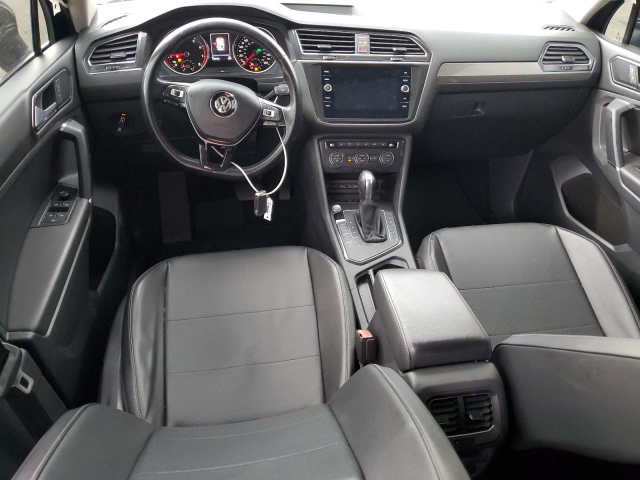 VOLKSWAGEN TIGUAN 2018 VIN 3VV3B7AX8JM103579 photo 8