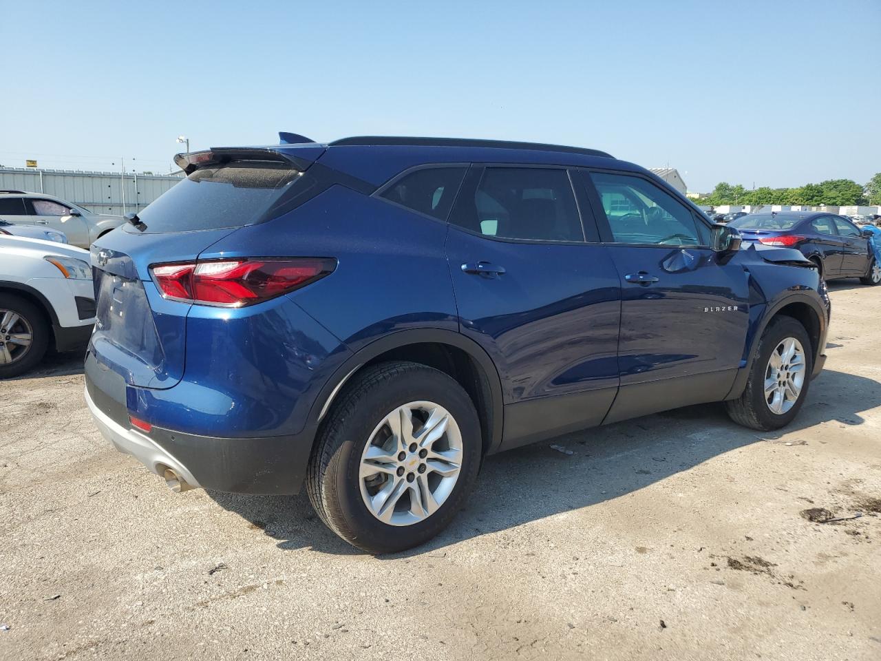 CHEVROLET BLAZER 2022 VIN 3GNKBHR40NS214923 zdjęcie 3