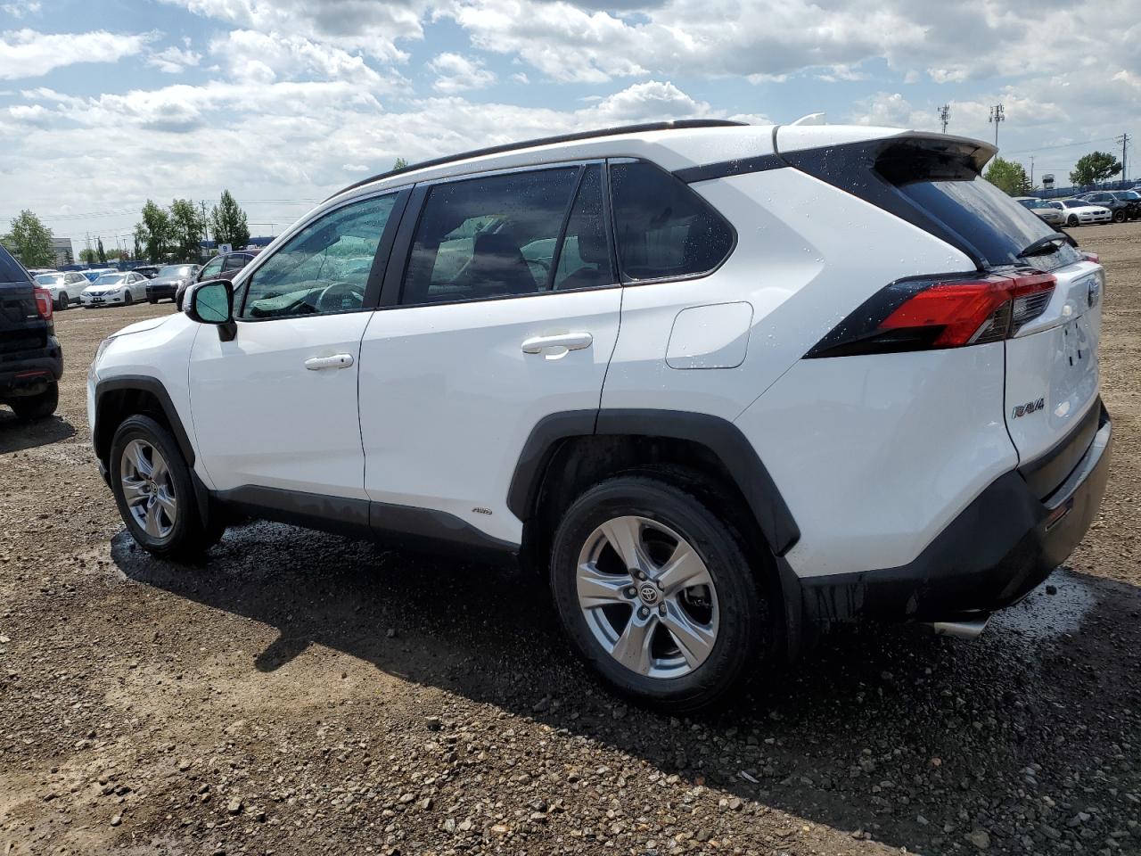TOYOTA RAV4 2022 VIN 2T3RWRFV1NW150425 photo 2
