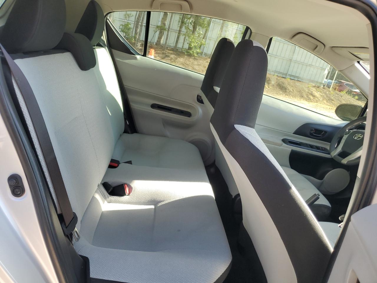 2014 Toyota Prius C VIN: JTDKDTB31E1085888 Lot: 61527765