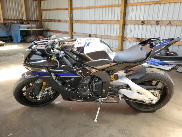 2024 YAMAHA YZFR1M   