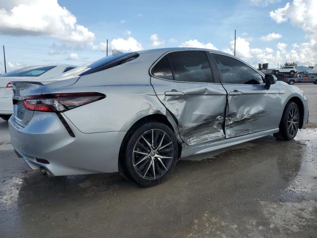  TOYOTA CAMRY 2022 Серебристый