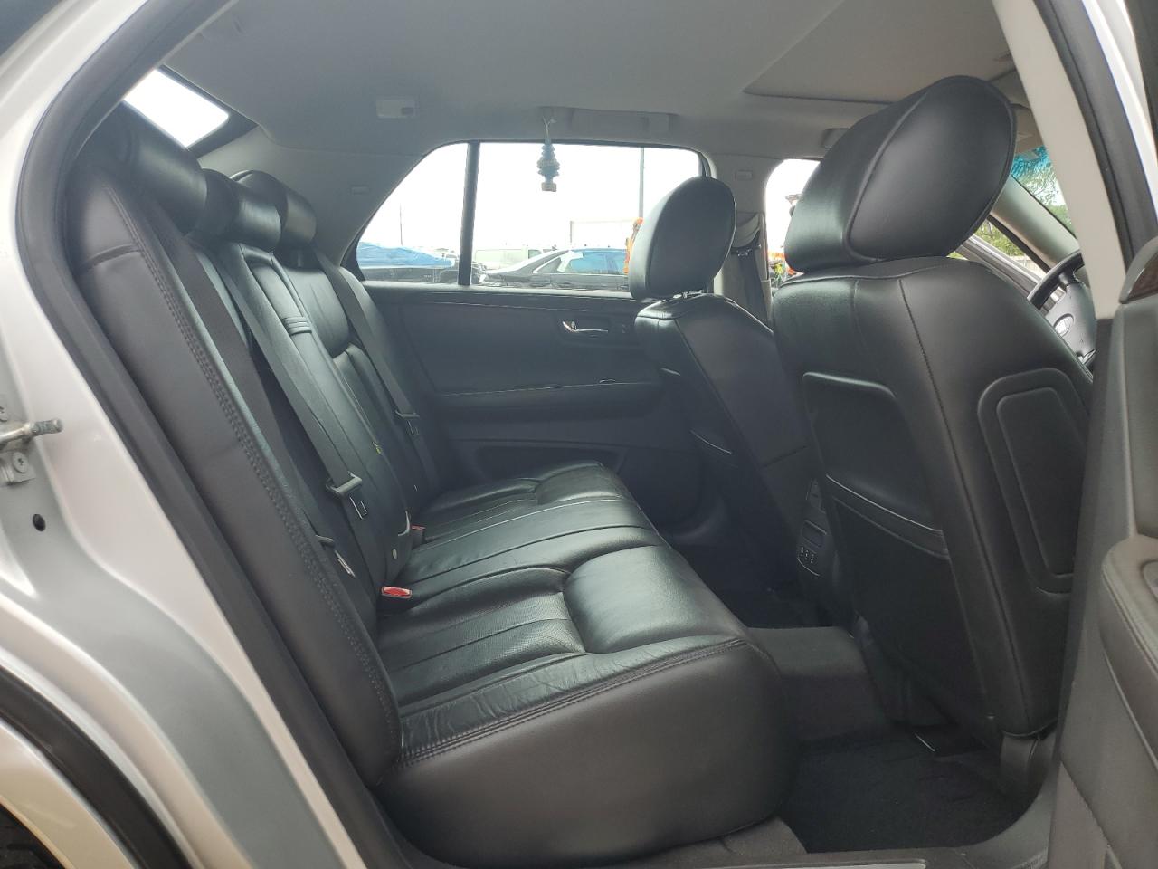 2011 Cadillac Dts Luxury Collection VIN: 1G6KD5E64BU144379 Lot: 61896495