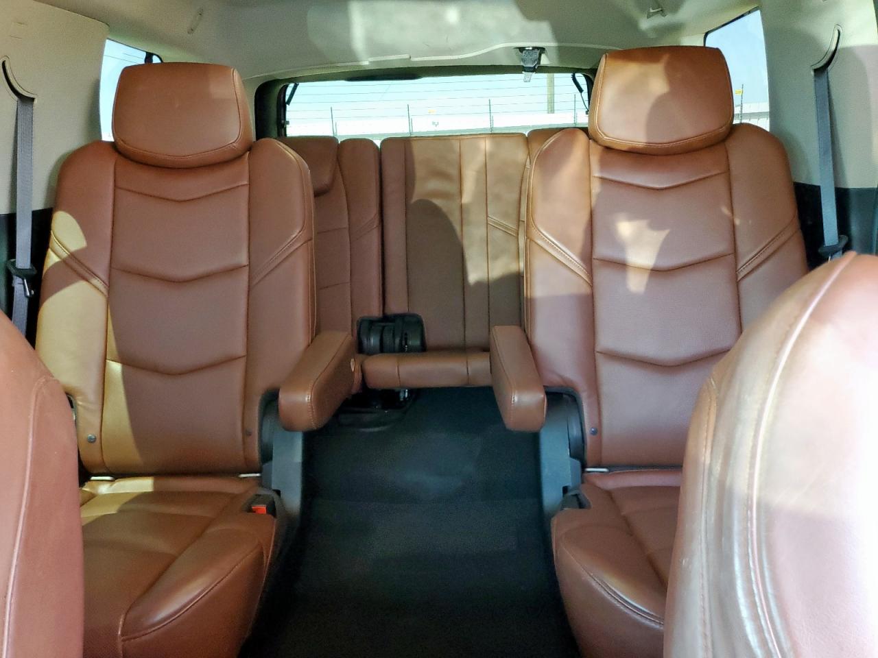 2015 Cadillac Escalade Luxury VIN: 1GYS3MKJ8FR626326 Lot: 61019945