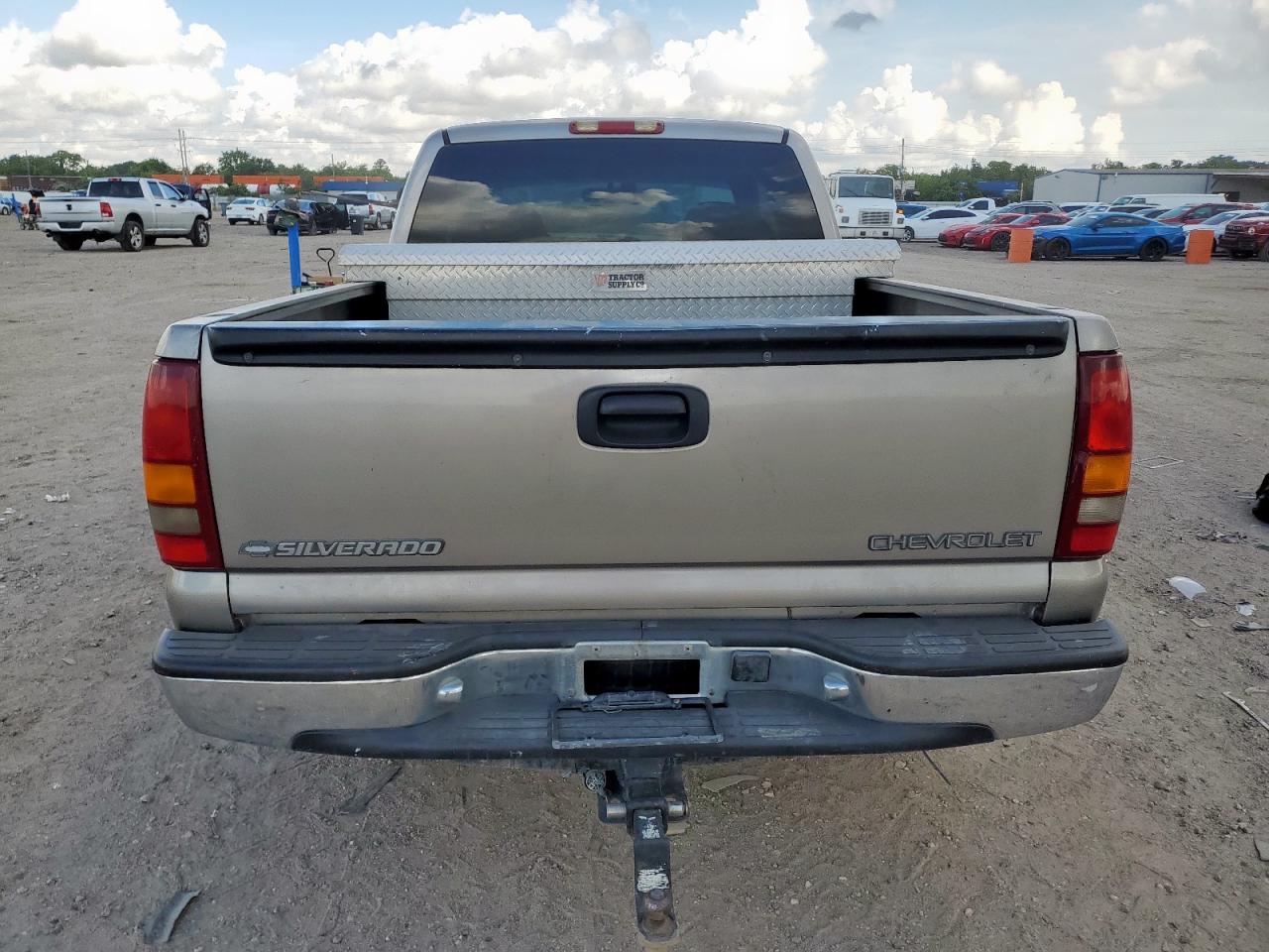 2001 Chevrolet Silverado C1500 VIN: 2GCEC19T411174823 Lot: 62458345