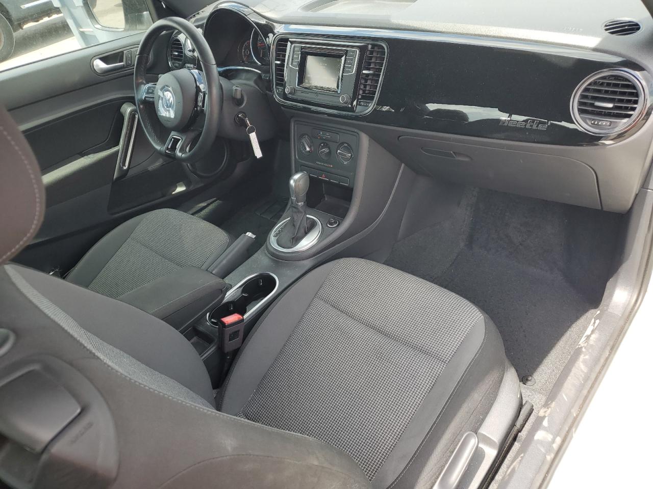 2018 Volkswagen Beetle S VIN: 3VWFD7AT0JM725061 Lot: 61505875