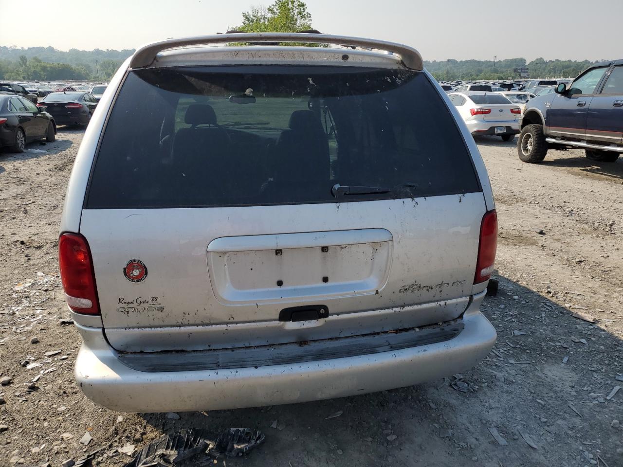 2000 Dodge Grand Caravan Es VIN: 1B4GP74L3YB684949 Lot: 97647555