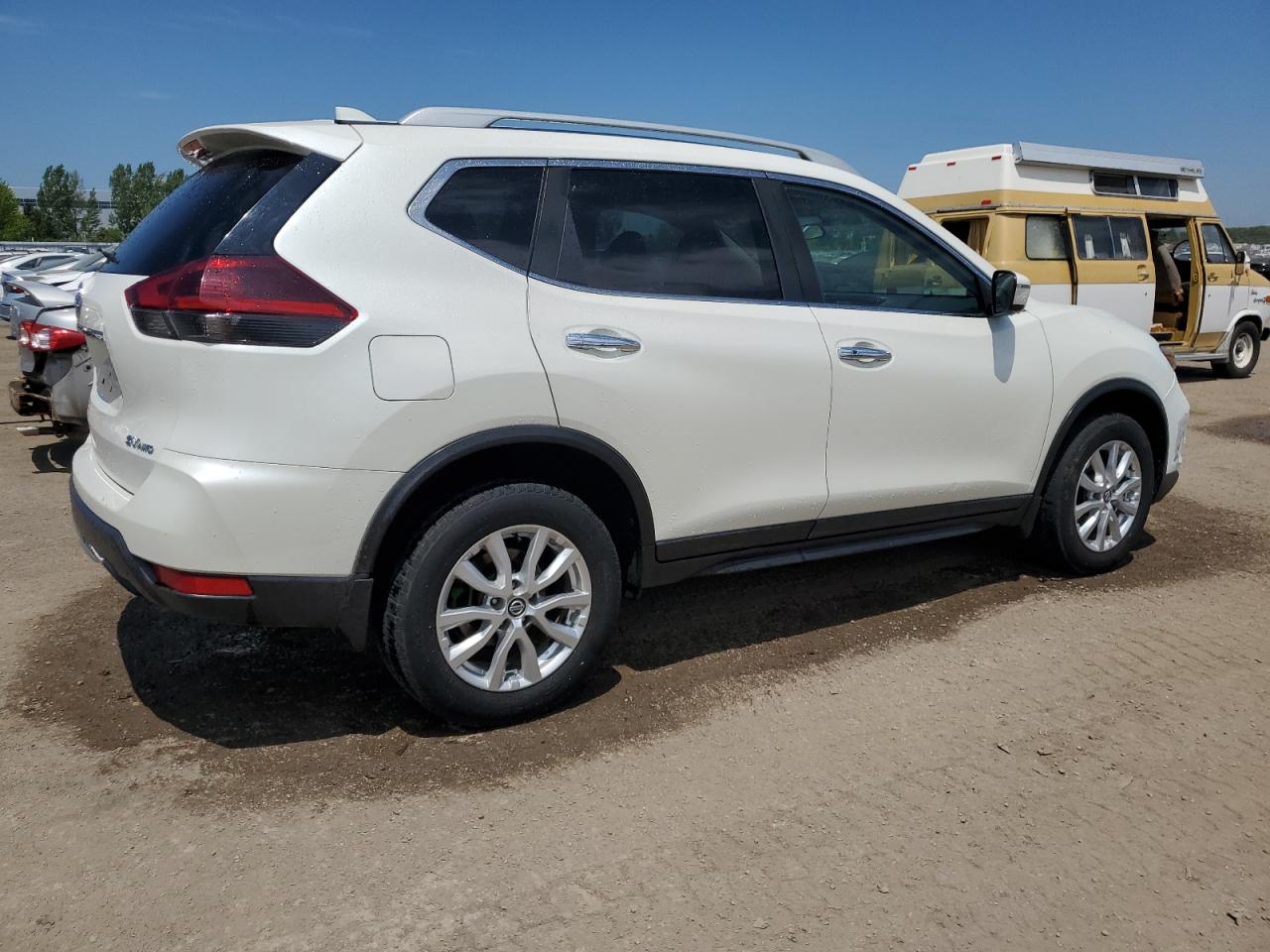 NISSAN ROGUE 2018 VIN 5N1AT2MV4JC782229 фото 3