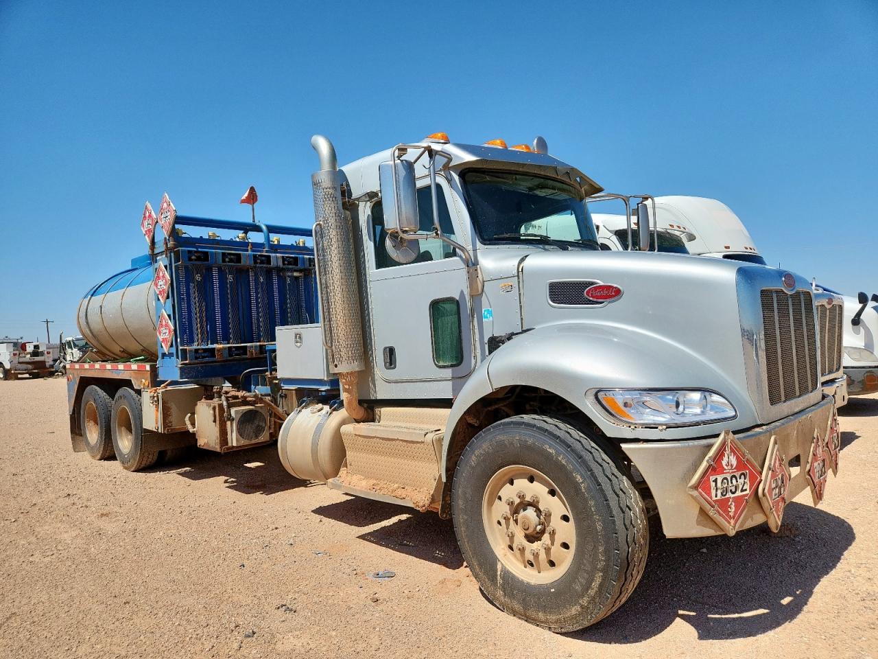 2015 Peterbilt 348 Oilfield Acidizing Pump Truck na sprzedaż w Andrews, TX - Minor Dent/Scratches
