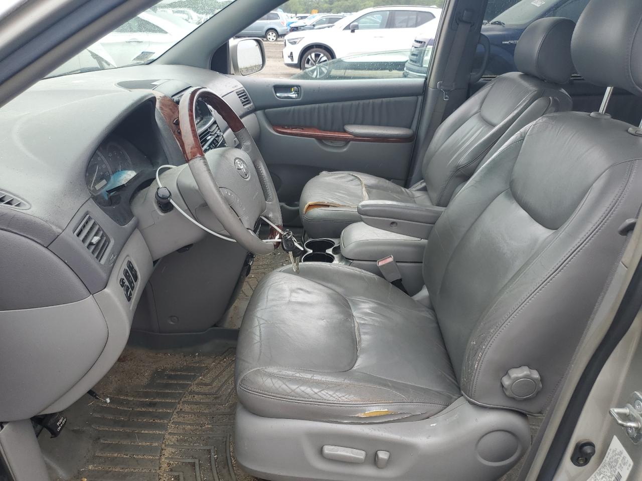 TOYOTA All Models 2004 VIN 5TDBA22C04S013052 фото 7