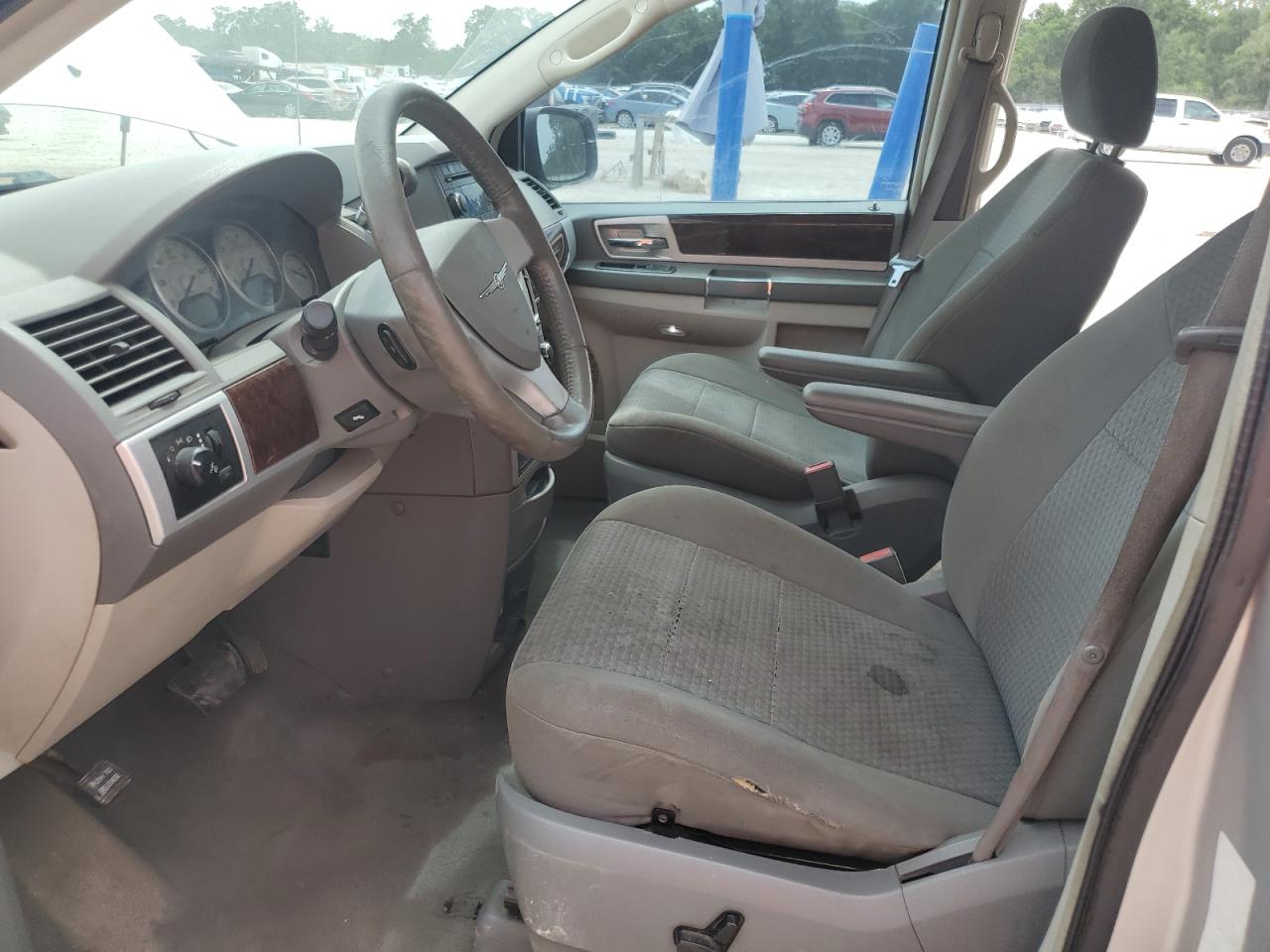 2010 Chrysler Town & Country Touring VIN: 2A4RR5D17AR229211 Lot: 59981055