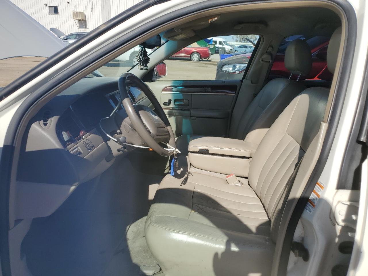 2003 Lincoln Town Car Executive VIN: 1LNHM81W43Y703871 Lot: 62317415