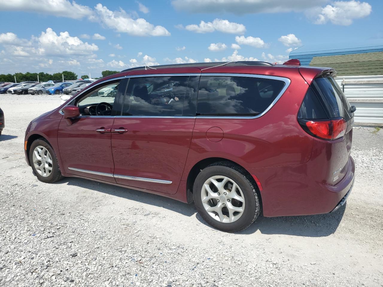 CHRYSLER PACIFICA 2017 VIN 2C4RC1BG3HR823411 фото 2