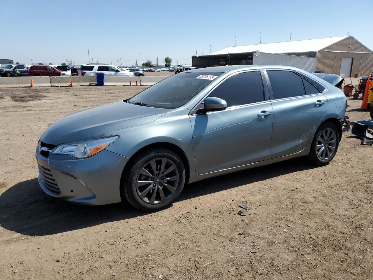 2015 Toyota Camry Le იყიდება Brighton-ში, CO - Rear End