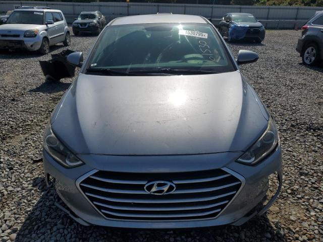 Sedans HYUNDAI ELANTRA 2017 Srebrny