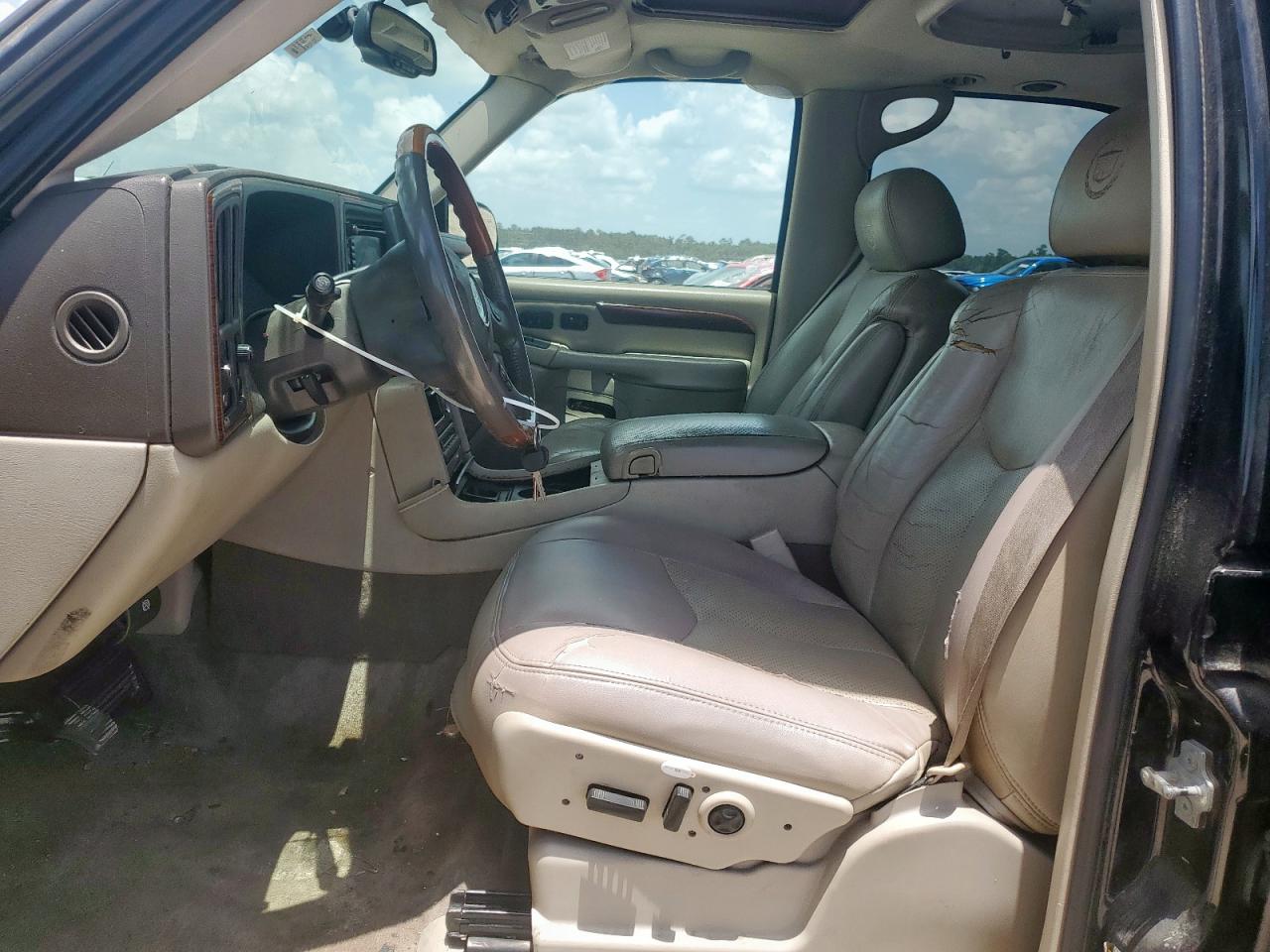 2004 Cadillac Escalade Luxury VIN: 1GYEK63N34R322055 Lot: 60865135