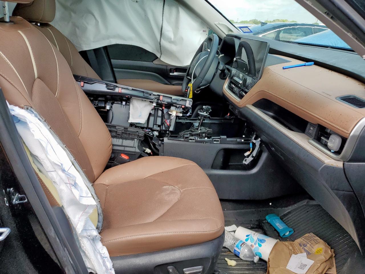 2024 Toyota Grand Highlander Xle VIN: 5TDAAAB53RS041815 Lot: 54174595
