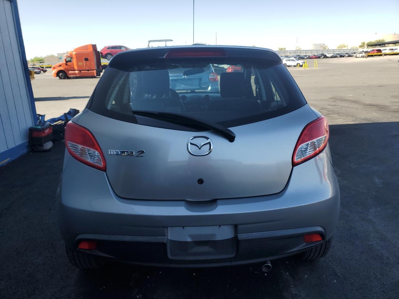 2011 Mazda Mazda2 VIN: JM1DE1HZ3B0103735 Lot: 61627375