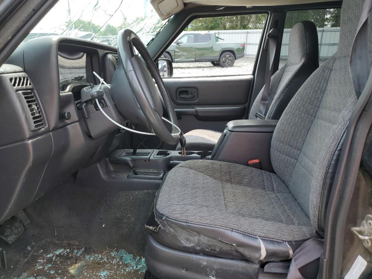 2000 Jeep Cherokee Sport VIN: 1J4FF48S0YL266967 Lot: 60849425