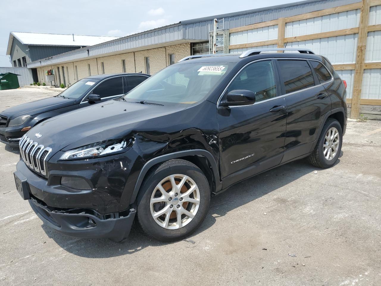 2015 Jeep Cherokee Latitude იყიდება Franklin-ში, WI - Front End
