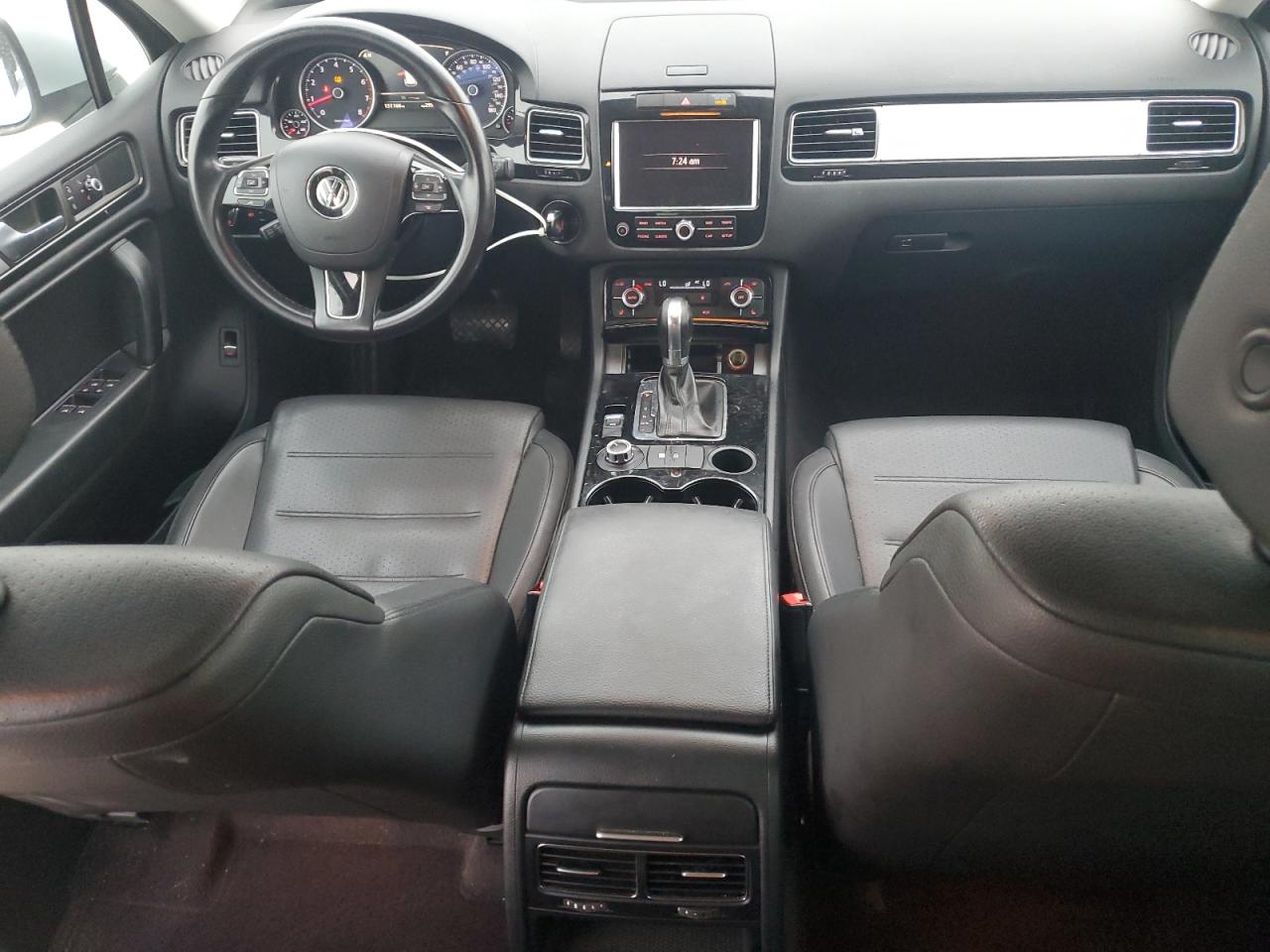 2013 Volkswagen Touareg V6 VIN: WVGEF9BP2DD013569 Lot: 62739725