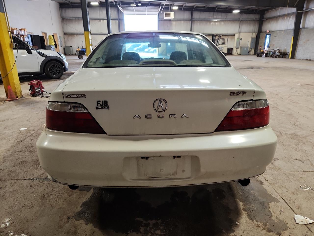 2002 Acura 3.2Tl VIN: 19UUA56642A015526 Lot: 60052385