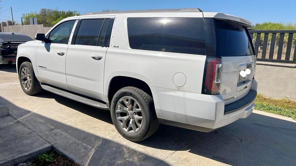 Parquets GMC YUKON 2016 White